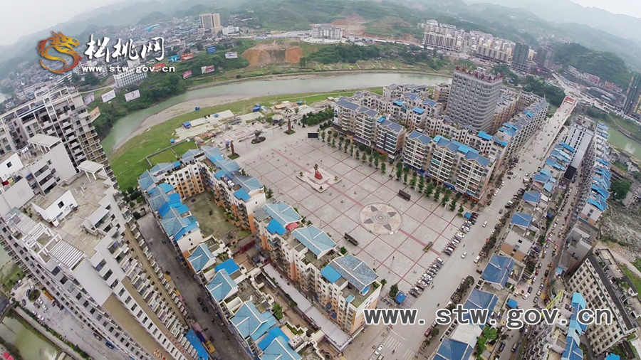 走看苗鄉(xiāng)新變化——航拍松桃老城區(qū)