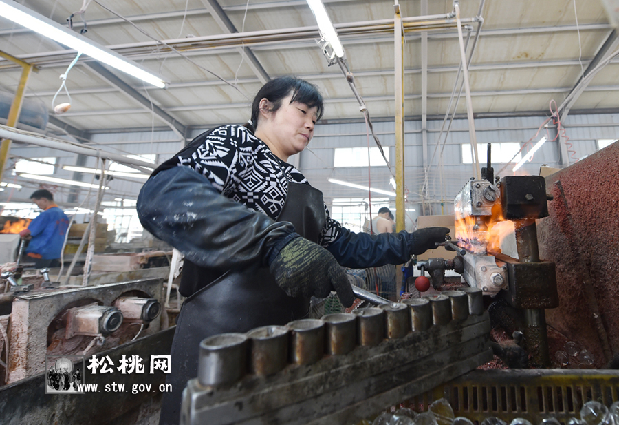 松桃村辦企業(yè)讓失地農(nóng)民富甲一方