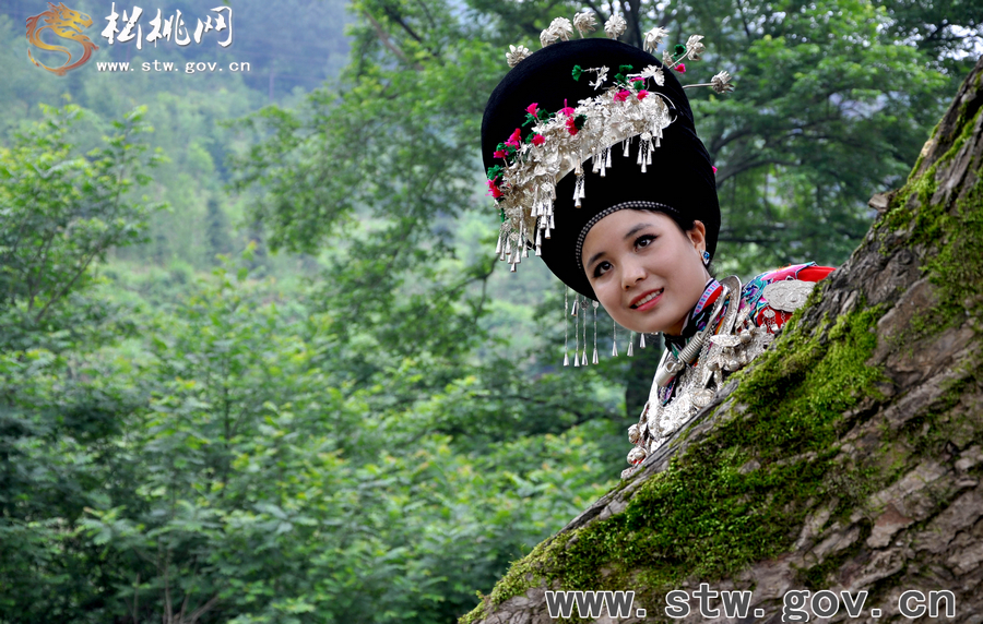 沙壩河鄉(xiāng)舉行大型民族風(fēng)情攝影活動
