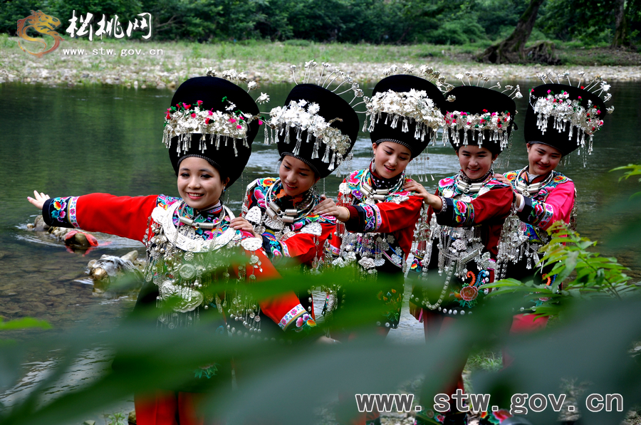 沙壩河鄉(xiāng)舉行大型民族風(fēng)情攝影活動(dòng)