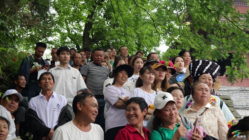 松桃：數(shù)萬賓客共慶苗族“四月八”