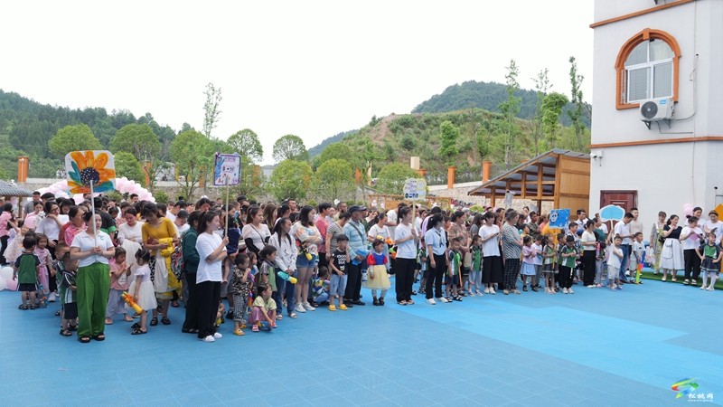縣第八幼兒園：泡沫之夏 快樂“六一”