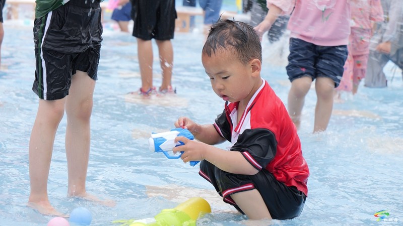 縣第八幼兒園：泡沫之夏 快樂“六一”
