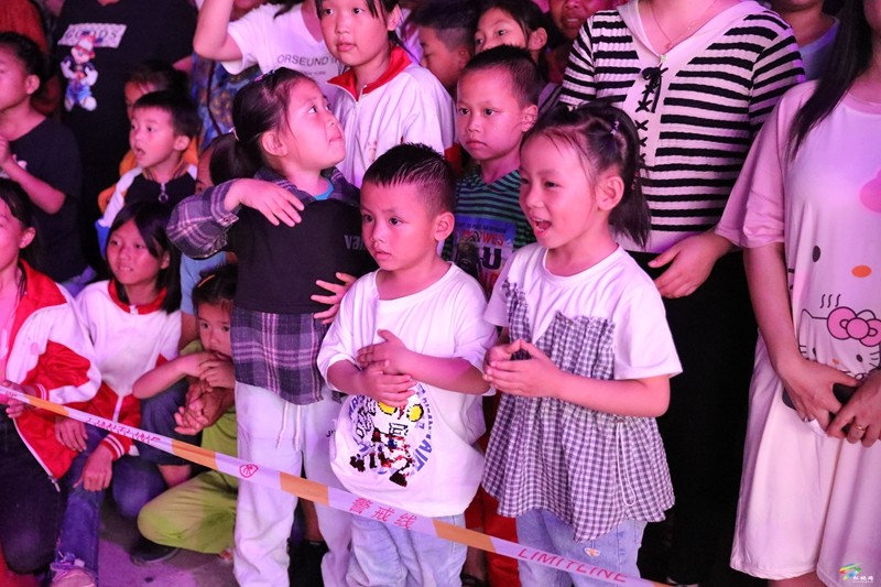 正大中學(xué)畢業(yè)典禮暨勵(lì)志助學(xué)文藝匯演在松舉行