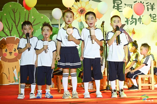 松桃第三幼兒園舉辦“星河徜徉、揚(yáng)帆起航”  主題畢業(yè)晚會(huì)