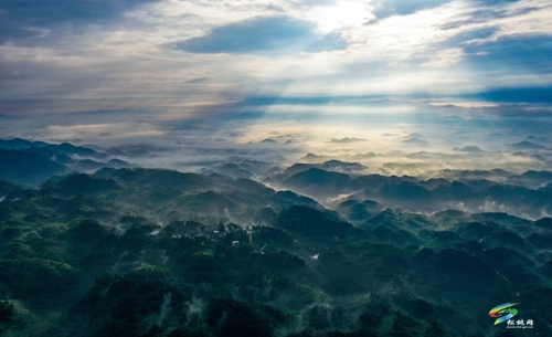 貴州松桃：夏日美景如畫