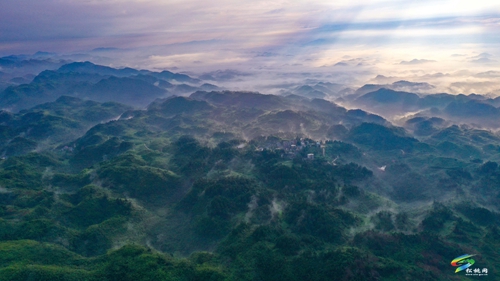 貴州松桃：夏日美景如畫