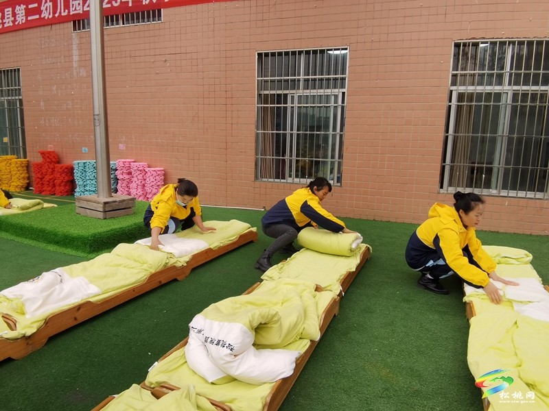 松桃第二幼兒園開展“保教結(jié)合,教養(yǎng)并重”保育員技能比賽