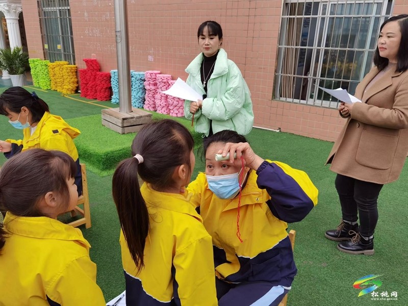 松桃第二幼兒園開展“保教結(jié)合,教養(yǎng)并重”保育員技能比賽
