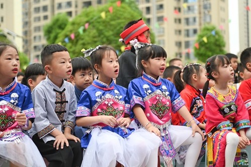 松桃實(shí)驗(yàn)幼兒園：多彩活動(dòng)歡慶“四月八”