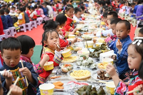 松桃實(shí)驗(yàn)幼兒園：多彩活動(dòng)歡慶“四月八”