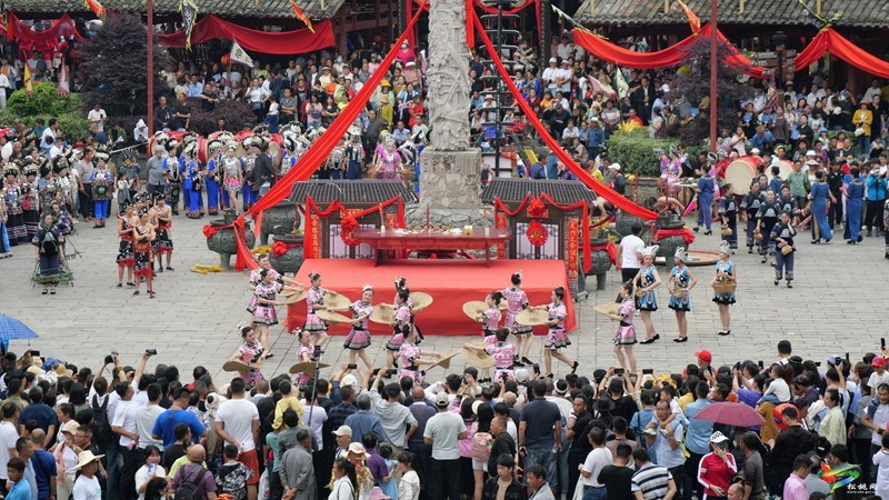 松桃：數(shù)萬賓客共慶苗族“四月八”