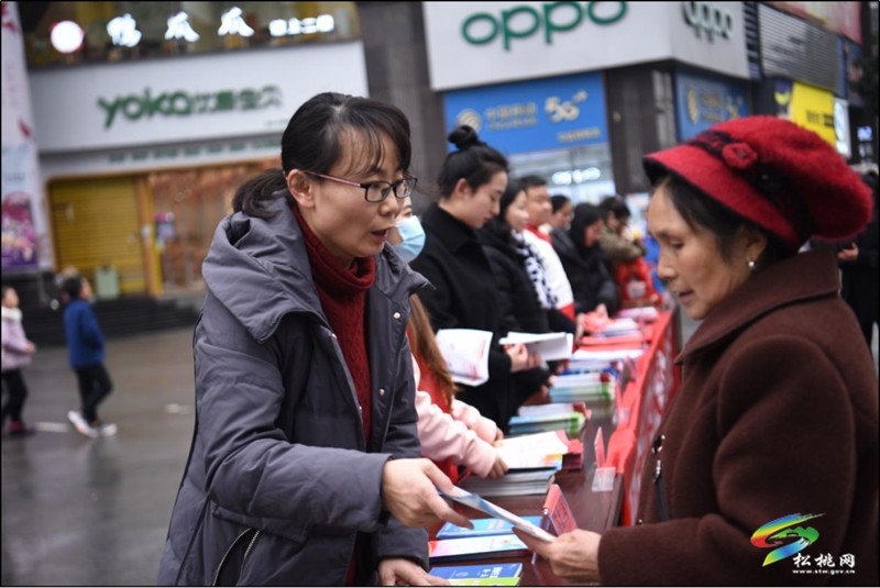 縣總工會以“三強(qiáng)化”扎實(shí)推進(jìn)困難職工幫扶工作