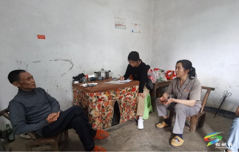 縣總工會以“三強(qiáng)化”扎實(shí)推進(jìn)困難職工幫扶工作