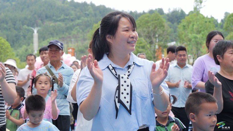 縣第八幼兒園：泡沫之夏 快樂“六一”