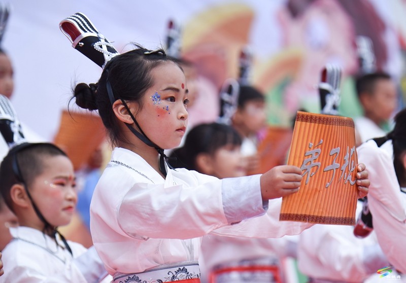 松桃：多彩活動(dòng)慶“六一”