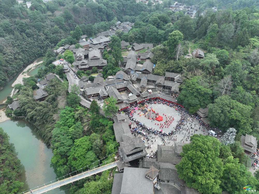 松桃：數(shù)萬賓客共慶苗族“四月八”