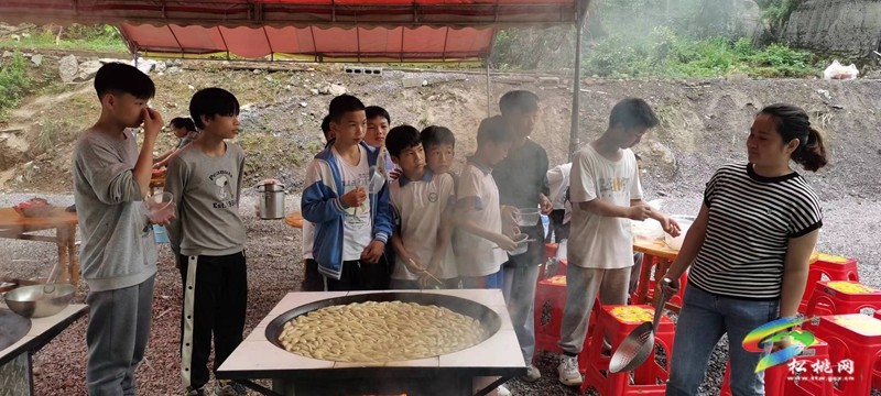 妙隘鄉(xiāng)完小組織學(xué)生開展生活實(shí)踐研學(xué)活動