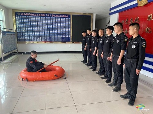 松桃公安積極開展水上應(yīng)急救援演練