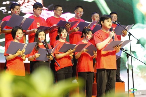 松桃第六中學(xué)舉行2023屆畢業(yè)生成人禮暨畢業(yè)典禮活動(dòng)