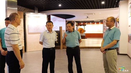 龍群躍率隊(duì)到東莞市開展招商考察