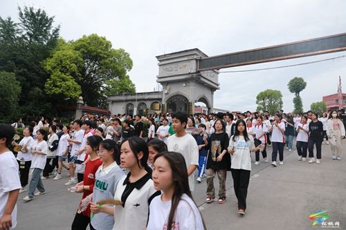 高考順利落幕 少年揚帆未來