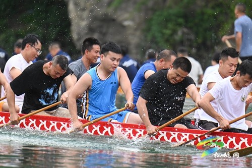 松桃：松江河上鼓聲響 奮力備戰(zhàn)龍舟賽