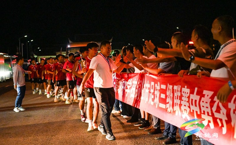 喜訊！松桃獲得銅仁市校園足球三級聯(lián)賽高中組男女組冠軍