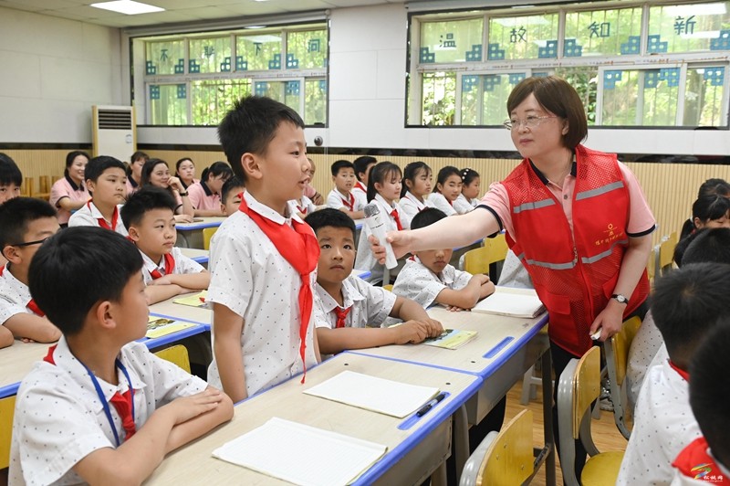 松桃第二完小：莞銅協(xié)作講禁毒 一起向毒品說(shuō)“不”