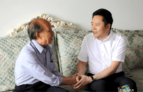 陳琪看望慰問退休老同志