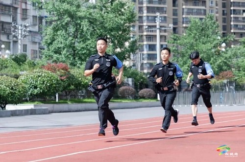 第一名!松桃代表隊(duì)在全市特巡警警務(wù)實(shí)戰(zhàn)練兵考核中再創(chuàng)佳績