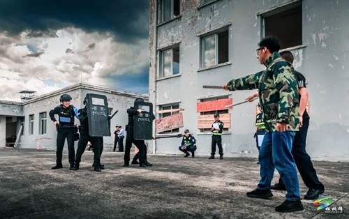 第一名!松桃代表隊(duì)在全市特巡警警務(wù)實(shí)戰(zhàn)練兵考核中再創(chuàng)佳績