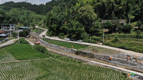 松桃：全力推進(jìn)武陵山區(qū)山水林田湖草沙一體化保護(hù)和修復(fù)工程