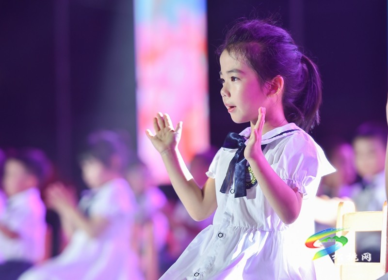 畢業(yè)啦！松桃實(shí)驗(yàn)幼兒園舉行畢業(yè)晚會(huì)