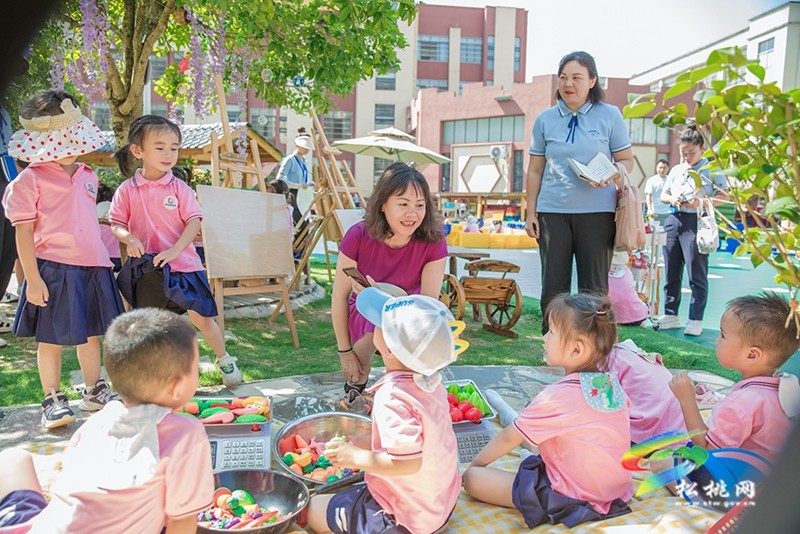 放飛新夢(mèng)想   ——縣實(shí)驗(yàn)幼兒園迎接省級(jí)示范幼兒園復(fù)評(píng)升類(lèi)評(píng)估紀(jì)實(shí)