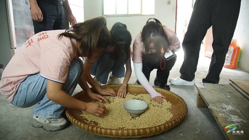 銅仁幼專到大坪場鎮(zhèn)開展“三下鄉(xiāng)”志愿服務(wù)實踐活動
