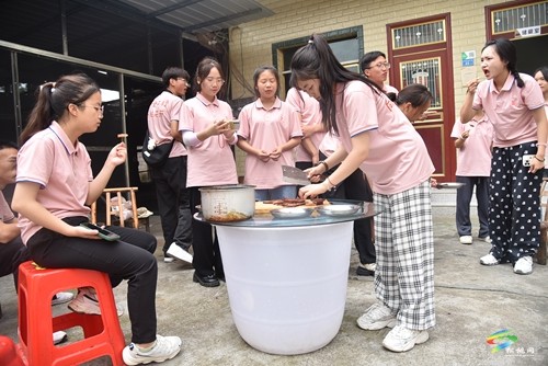 銅仁幼專到大坪場鎮(zhèn)開展“三下鄉(xiāng)”志愿服務(wù)實踐活動