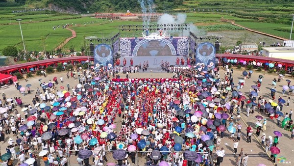 松桃：數(shù)萬賓朋 相約“六月六”