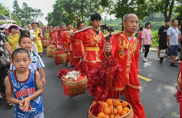 松桃：數(shù)萬賓朋 相約“六月六”