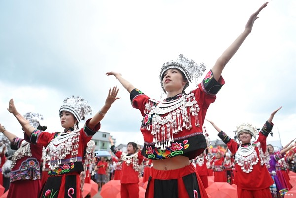松桃：數(shù)萬賓朋 相約“六月六”