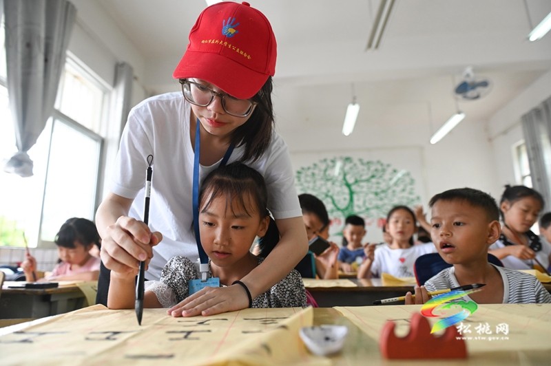 松桃：大學(xué)生支教?助力鄉(xiāng)村教育