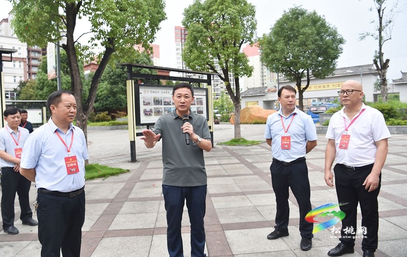 銅仁市工會(huì)2023年半年工作暨“縣級(jí)工會(huì)加強(qiáng)年”現(xiàn)場(chǎng)觀摩推進(jìn)會(huì)召開(kāi)