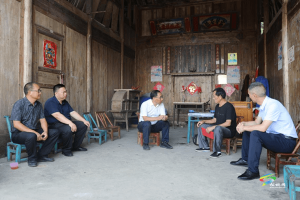 丁和平到孟溪鎮(zhèn)走訪慰問退役軍人