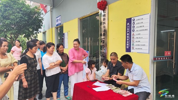 車間開在家門口 群眾變身上班族——烏羅鎮(zhèn)巧積玩具加工廠工資發(fā)放現(xiàn)場(chǎng)會(huì)