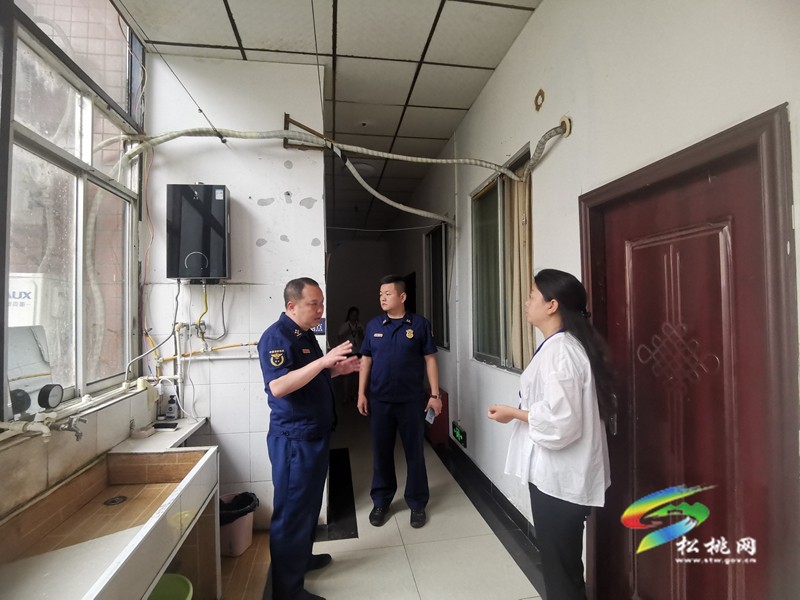 松桃消防深入移民安置點(diǎn)開展消防安全檢查