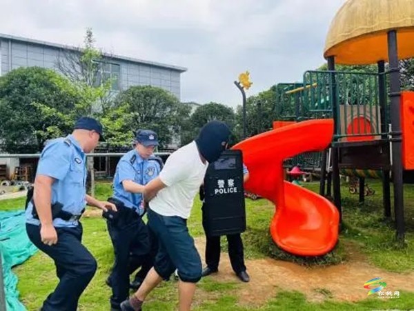 全警實戰(zhàn)大練兵 | 松桃公安扎實開展“每周訓(xùn)練日”工作