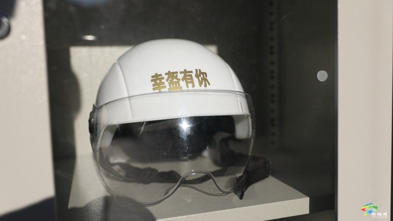 方便！我縣推出“共享頭盔”試點 登記便可免費取用