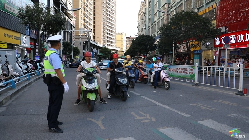 方便！我縣推出“共享頭盔”試點 登記便可免費取用