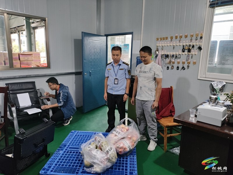 縣市場監(jiān)督管理局開展中秋、國慶節(jié)前食品安全監(jiān)督抽檢 ?