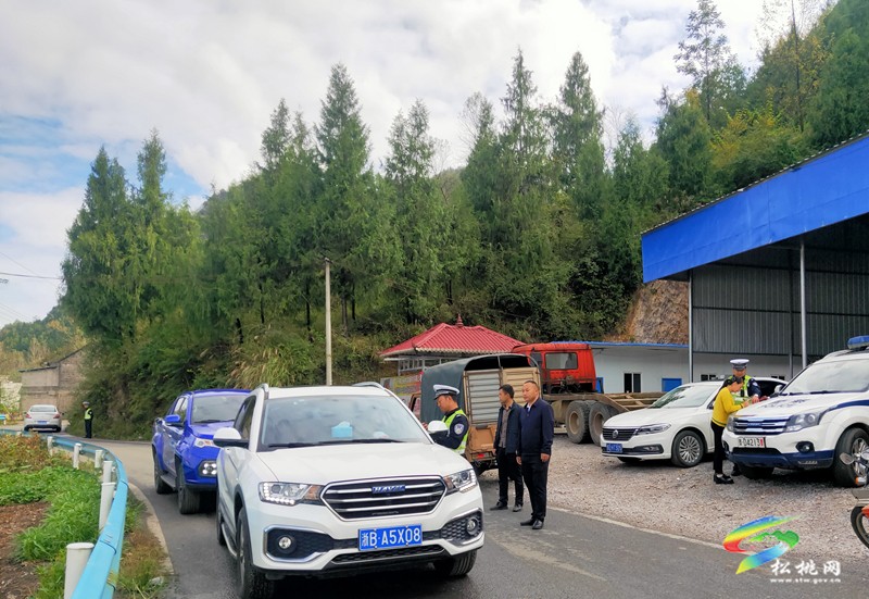 普覺鎮(zhèn)開展“趕集日”道路交通安全聯(lián)合執(zhí)法專項整治行動